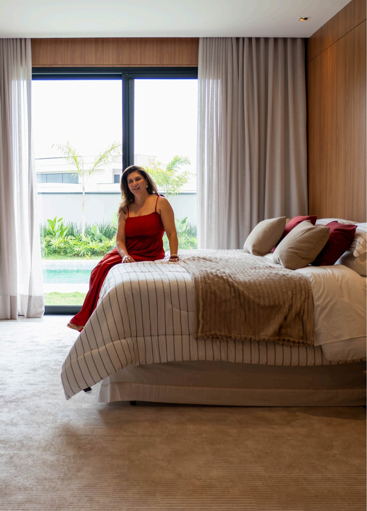 Quarto decorado com home staging de luxo